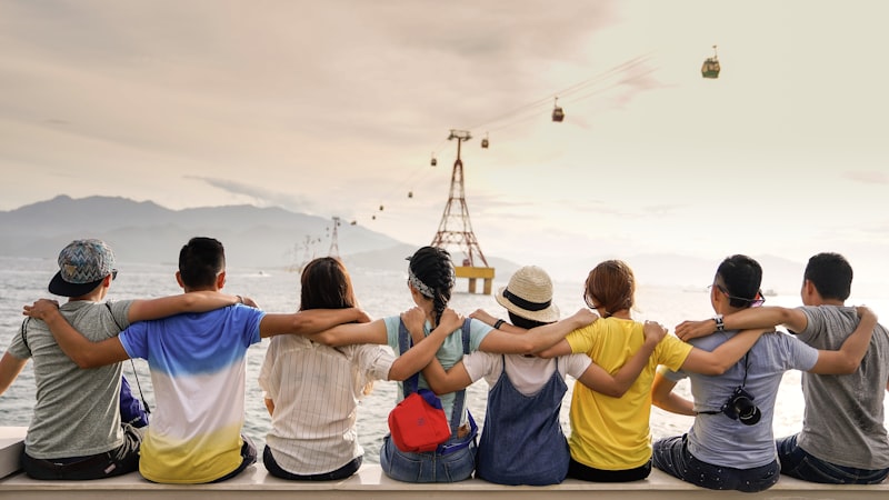 Viajes con Amigos 2026: 7 Destinos Baratos y Sin Dramas | PlaneaViaje